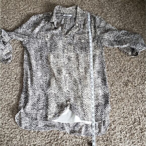 DKNYC Patterned Button Down Blouse with Built-In Cami - Picture 13 of 14